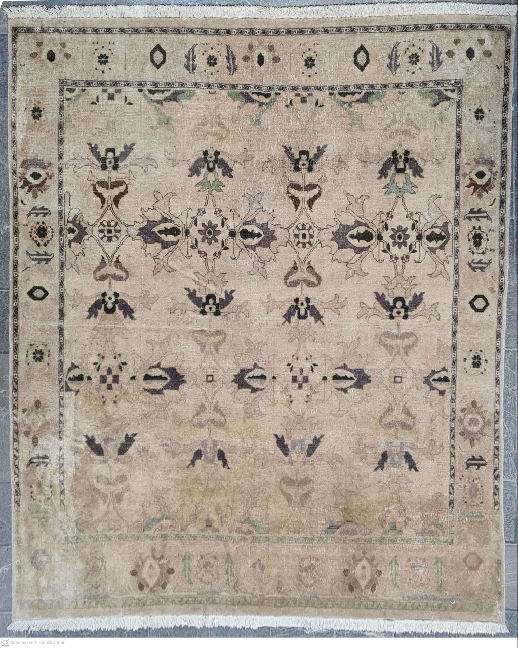 فرش دستباف وینتیج سلطان آباد طرح افشان سایز قالي۲٫۸×۲٫۴ رنگ زمینه كرم رنگ حاشیه سبز کد ۴۴۶۵۰