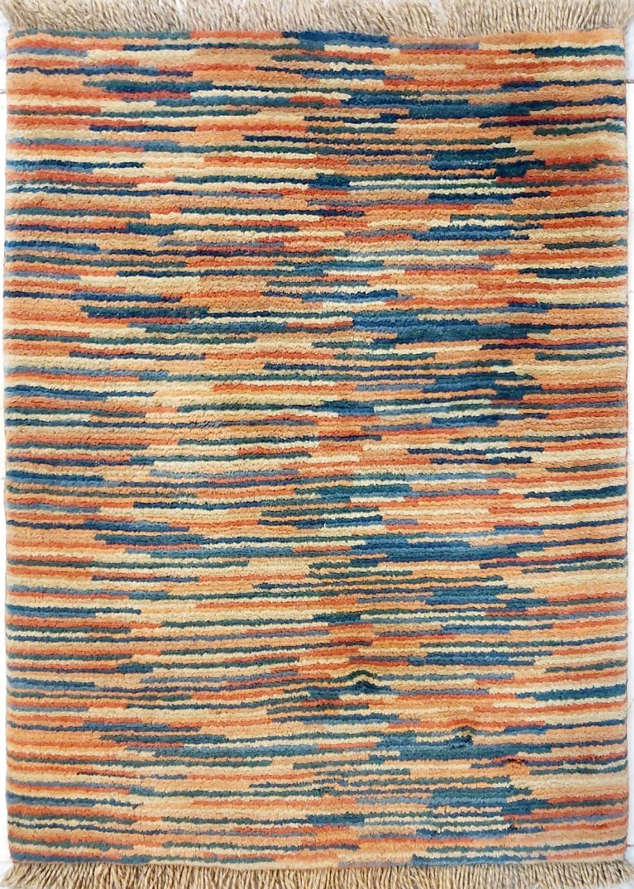 فرش دستباف گبه طرح راه راه ساده سایز پشتي۰٫۸۷×۰٫۶۵ رنگ زمینه الوان رنگ حاشیه الوان کد ۴۴۲۱۳