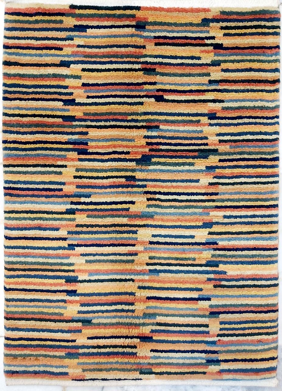 فرش دستباف گبه طرح راه راه ساده سایز پشتي۰٫۸۸×۰٫۶۴ رنگ زمینه الوان رنگ حاشیه الوان کد ۴۴۲۴۱