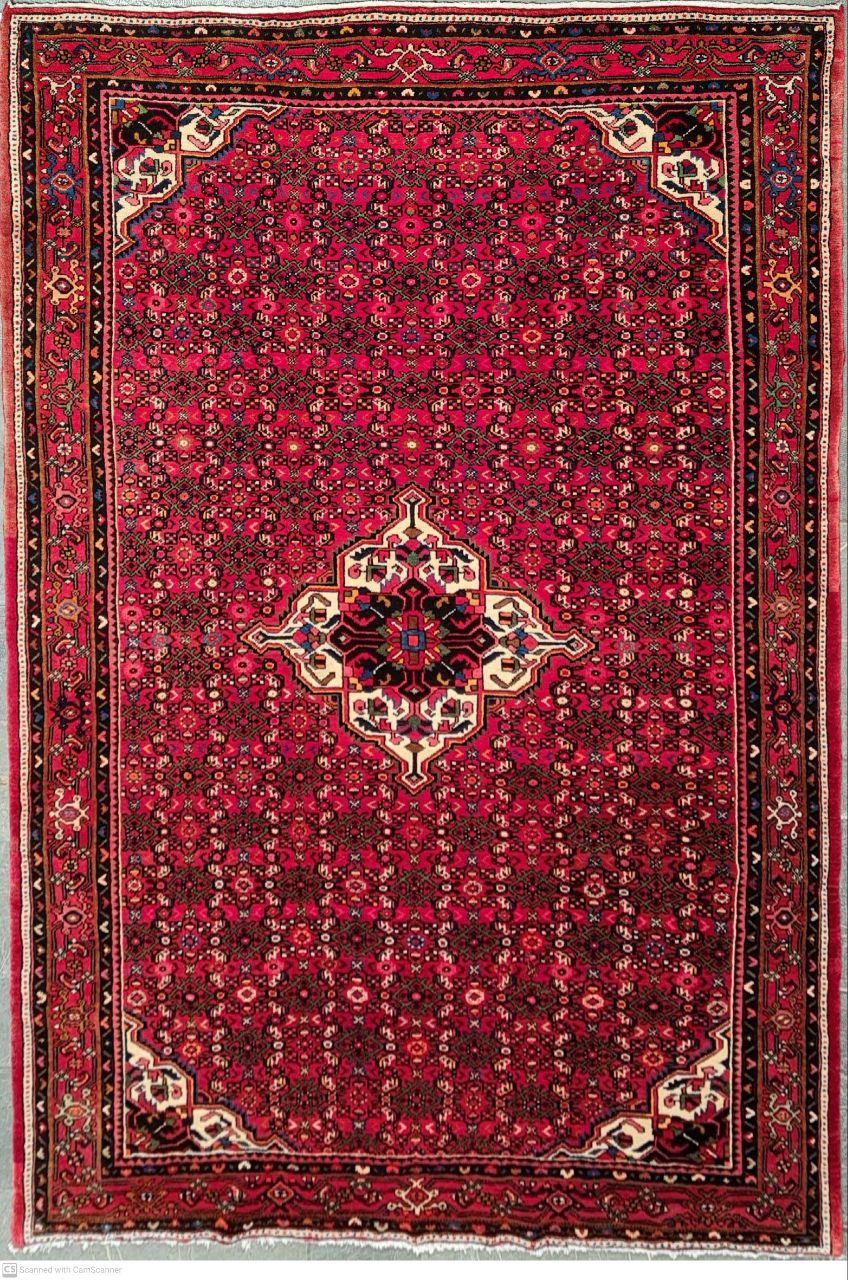 ا فرش دستباف حسين آباد همدان طرح لچک و ترنج سایز قالي ۳٫۲۳×۲٫۲۱ رنگ زمینه لاكي رنگ حاشیه لاكي کد ۴۵۶۰۹