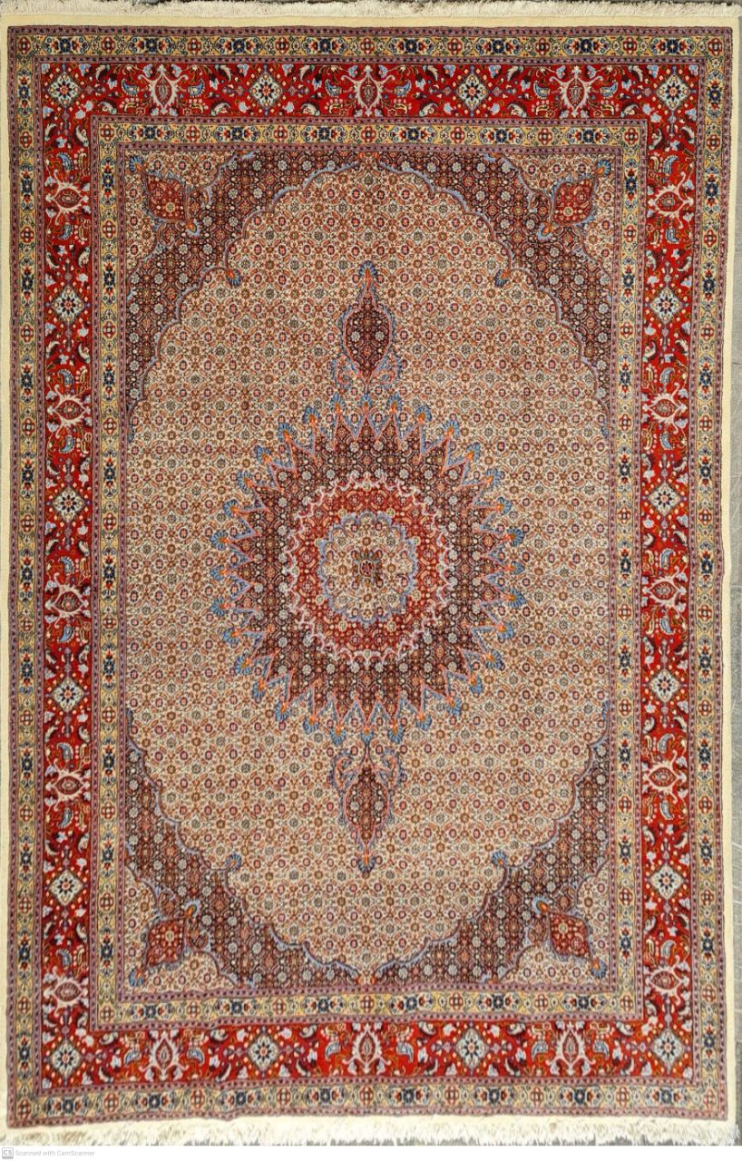فرش دستباف مود بيرجند طرح ترنجي ماهي سایز قالي ۲٫۹۹×۲٫۰۴ رنگ زمینه كرم رنگ حاشیه لاكي کد ۴۵۸۴۱