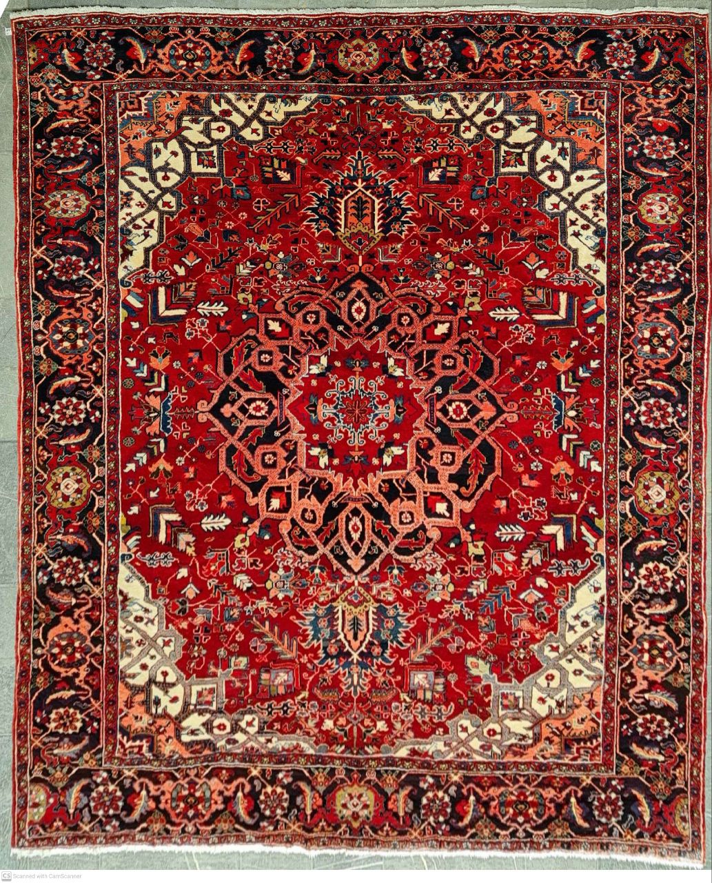فرش دستباف هريس طرح لچک و ترنج سایز قالي ۳٫۴۷×۲٫۹۵ رنگ زمینه لاكي رنگ حاشیه سرمه اي کد ۴۵۸۸۴