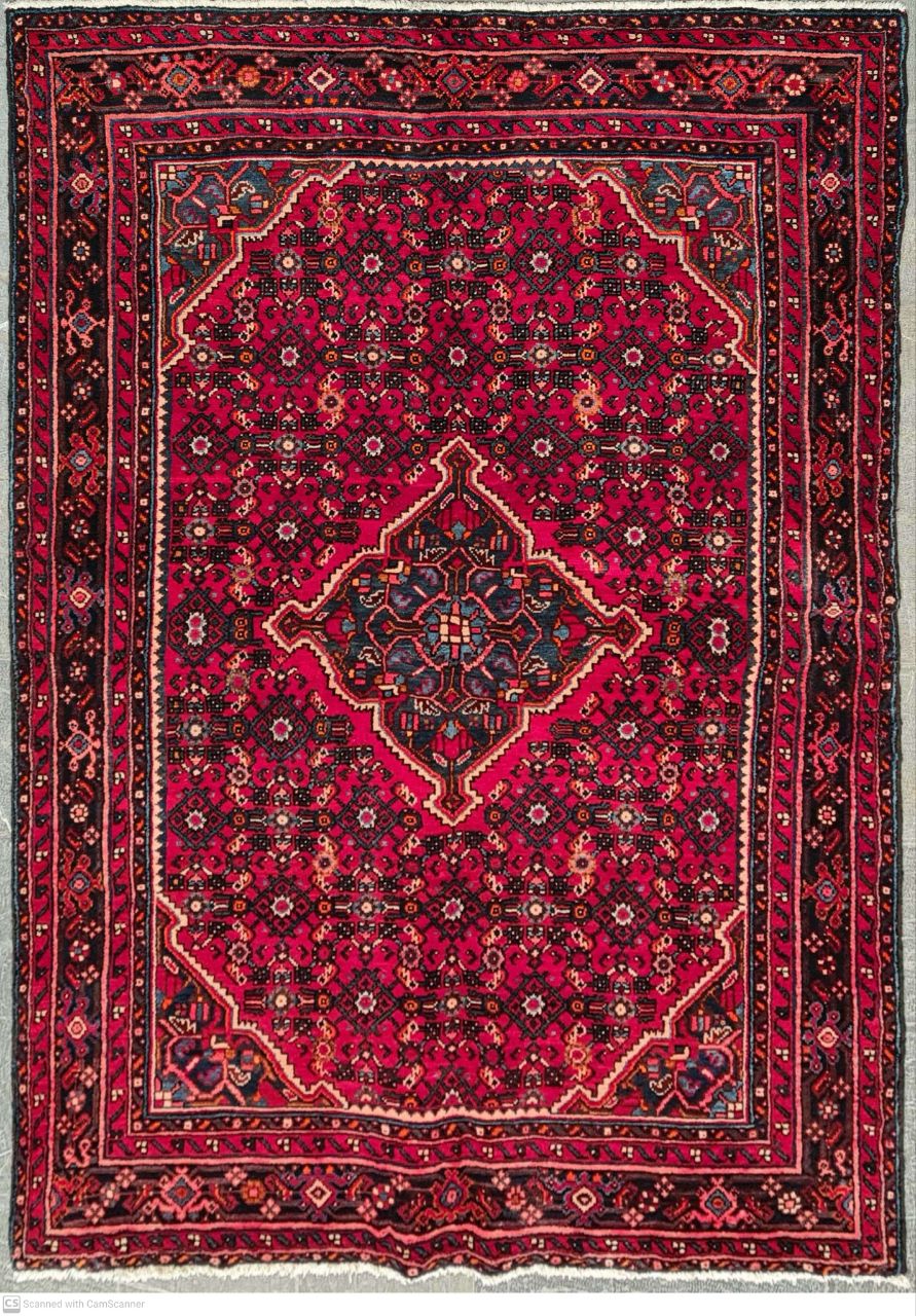 فرش دستباف آنتیک حسين آباد همدان طرح لچک و ترنج سایز قاليچه ۲٫۱۱×۱٫۵۱ رنگ زمینه لاكي رنگ حاشیه سرمه اي کد ۴۵۹۷۴